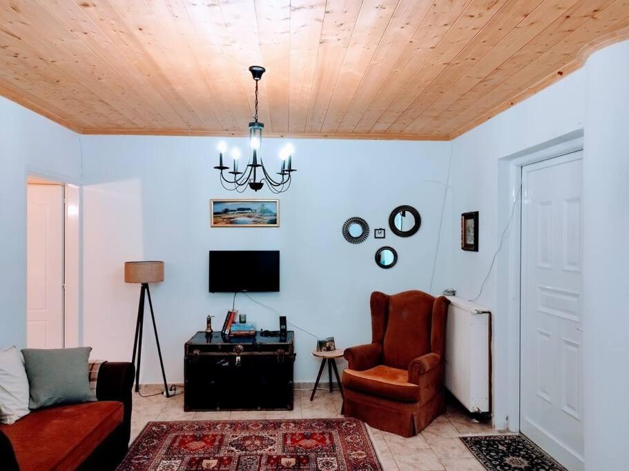 Cozy Cottage For 4 Lávdhas Exterior foto